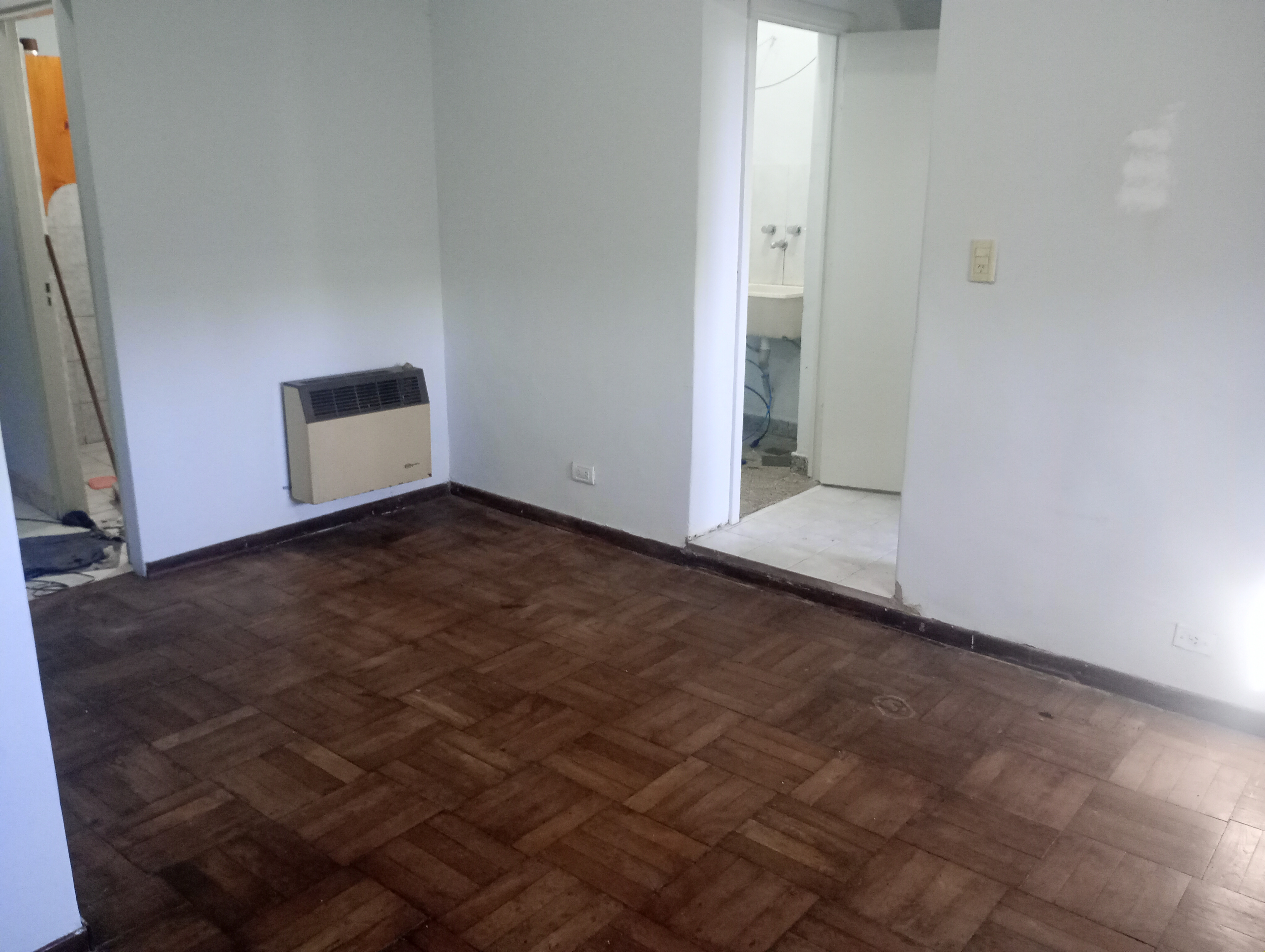 Uriarte 800, Piso 1