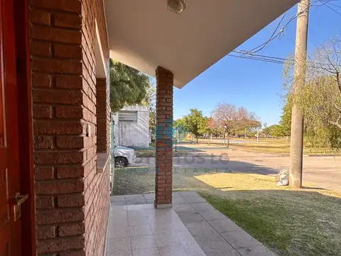 ALQUILER-CASA 2 DORM-PATIO Y COCHERA-JESUS MARIA