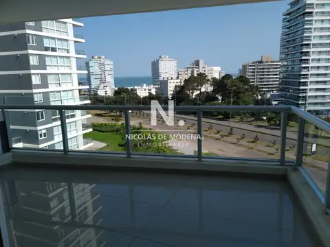 Apartamento en zona de Roosvelt de 3 dormitorios en venta. 