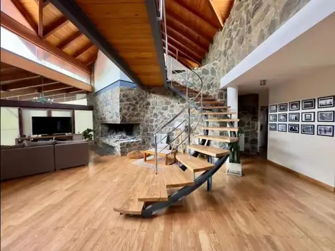 VENTA CASA EN COUNTRY POTRERILLO DE LARRETA 530 M2