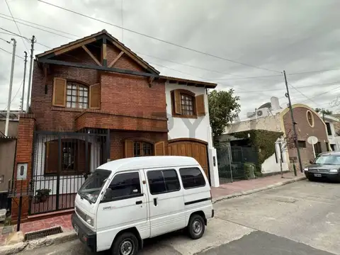 Casa en venta en la ciudad de Mendoza.