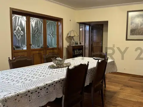 Casa en venta en la ciudad de Mendoza.