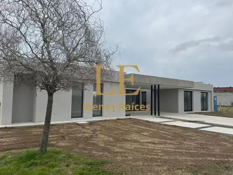 VENTA DE CASA EN EL NAUDIR AL RIO