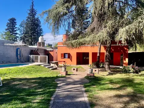 VENTA CASA  TERRENO 804 m2 4 DORMITORIOS PILETA 