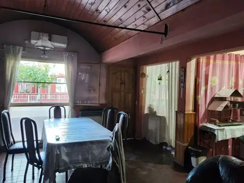 Casa 5 ambientes con 2 baños