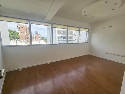 Venta Oficina 74m2. Montevideo y Santiago