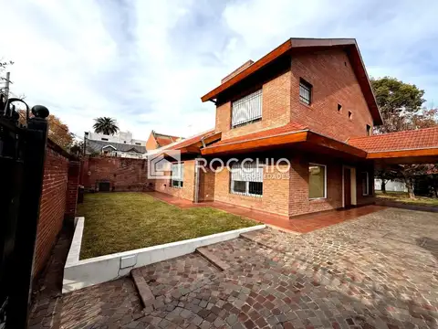 Casa 4 ambientes con 3 baños