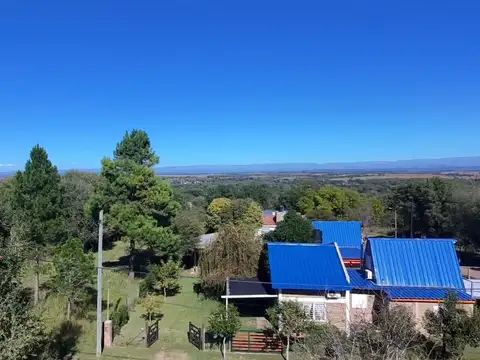 SE VENDEN 2 CASAS SOBRE LOTE DE 480m2 V. RUMIPAL