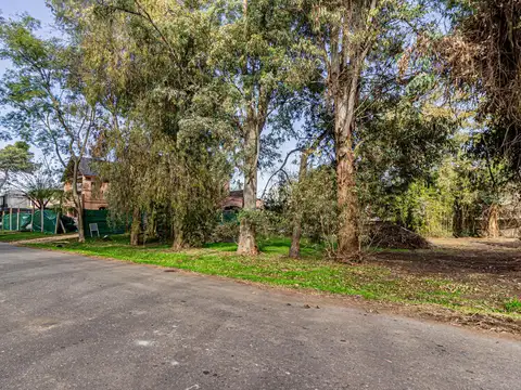 Venta Exclusivo Lote 806 m² al Golf en Miraflores Country Club-Sector Las Lomitas