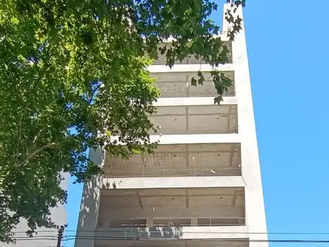 Empredimiento de 2 y 3 ambientes en semipisos