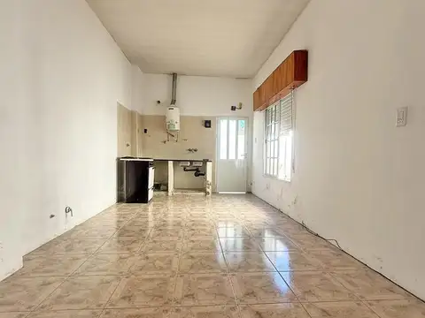 Casa 2 ambientes con 1 baño