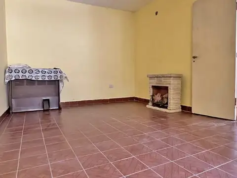 Casa 2 ambientes con 1 baño