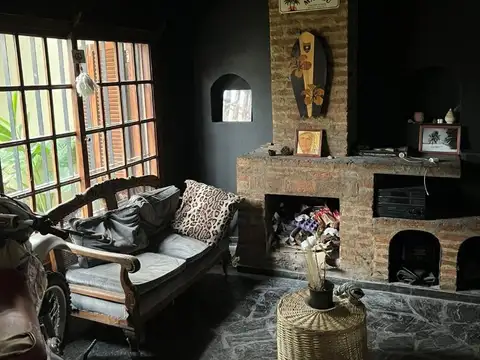 Casa en Venta con 3 cocheras