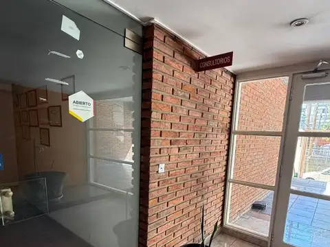 VENTA SEMIPISO EN PB 140 MTS/ JARDIN APTO PROFESIONAL MORON