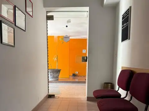 Av. Rivadavia 18400 , Piso P.B