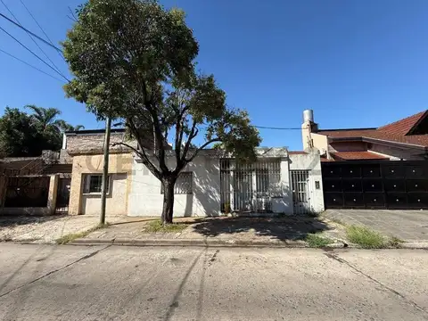 CASA EN VENTA 3 AMBIENTES LOTE PROPIO BOULOGNE A RECICLAR OPORTUNIDAD
