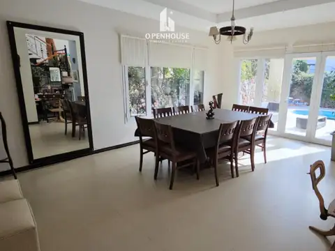 OPENHOUSE presenta a la venta magnífica casa ubicada en el prestigioso Barrio Dalvian.