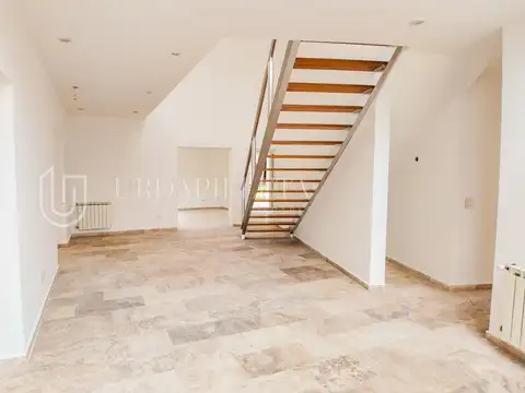 Casa 2 plantas-Ayres de Pilar- Urdapilleta Propiedades