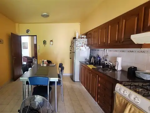 Casa 3 ambientes con 2 baños