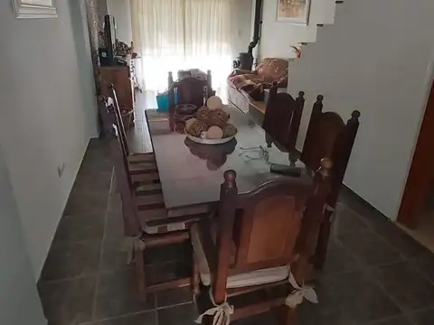 Triplex en venta - 2 Dormitorios 2 Baño - 88,09mts2 - Ramos Mejia