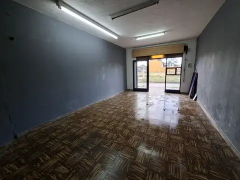 Local en Alquiler en Libertad, $ 250.000