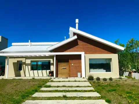 CASA EN VENTA: Barrio privado 