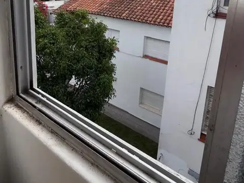 Departamento 3 ambientes con vista a la calle en zona Centro