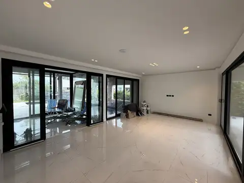 Casa 7 ambientes con 6 baños
