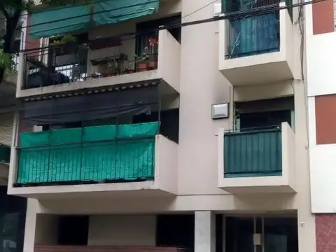 1 ambiente con balcón