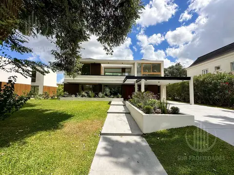 Casa en Alquiler de 4 dormitorios