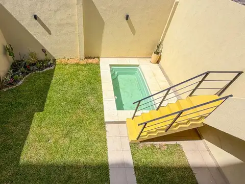 Depto Tipo Casa en Venta al Este