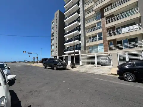 Alquiler x dia Cochera cubierta en La perla a metros del mar