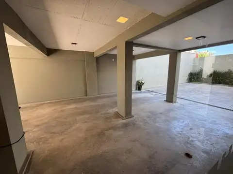 Alquiler x dia Cochera cubierta en La perla a metros del mar