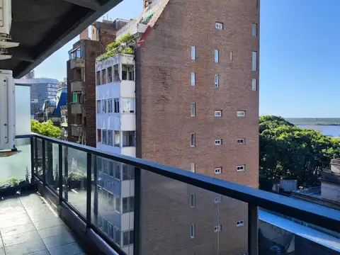 Alquiler de departamento de un dormitorio con balcón al frente sobre calle Urquiza VISTA AL RIO