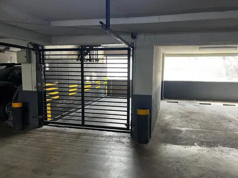 Cochera en Venta en Caballito Cubierta Fija