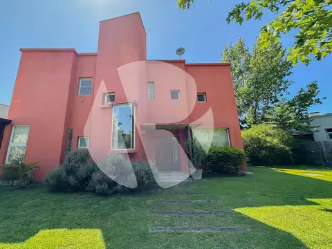 Casa en Alquiler de 4 dormitorios