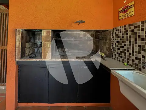 Casa 5 ambientes con 3 baños