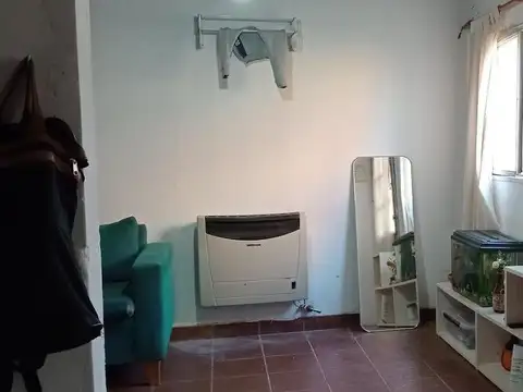 Casa 2 ambientes con 1 baño