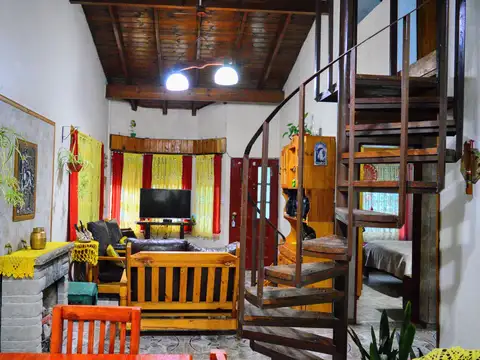 Casa 4 ambientes con 2 baños