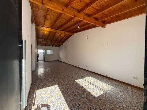 Casa 5 ambientes con 4 baños