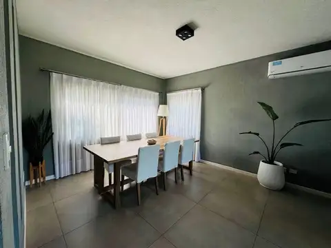 Casa 4 ambientes con 3 baños