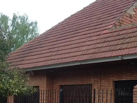 Casa en Venta en Burzaco, USD 155.000