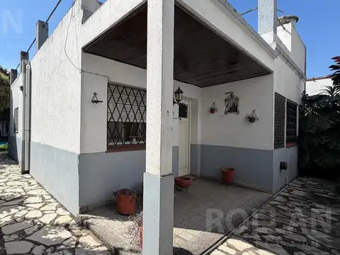 VENTA DOS CASAS EN PH AL FONDO EN CARAPACHAY EXCELENTE UBICACION Y GRAN POTENCIAL