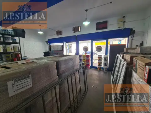 PH al Frente Compuesto de Local comercial y Dpto de 2 amb con patio - San Justo