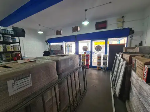 PH al Frente Compuesto de Local comercial y Dpto de 2 amb con patio - San Justo