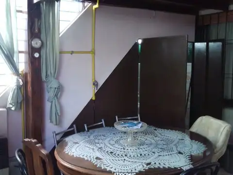 Casa 5 ambientes con 2 baños