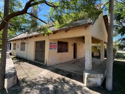 Casa en venta c/ cochera en Gualeguaychú