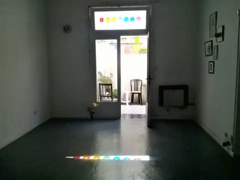 Av. Medrano 100, Piso PB