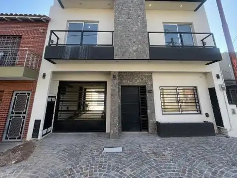 Departamento 2 Ambientes en Venta en Bernal.