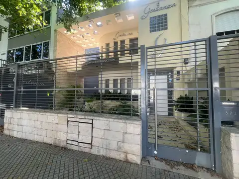 CASA EN CALLE OROÑO AL 300